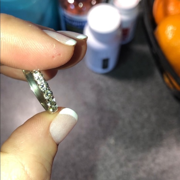 Diamond ring - Picture 5 of 8